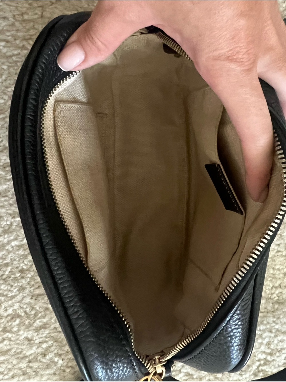 Gucci Black Pebbled Leather Crossbody with Gold Tassel - Picture 5 of 7